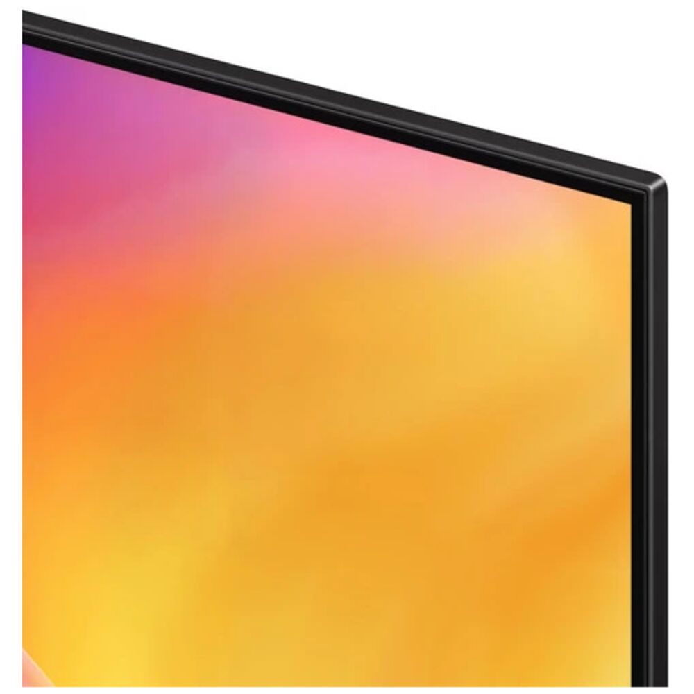 Samsung UE50M70HAUXPY в гостиной