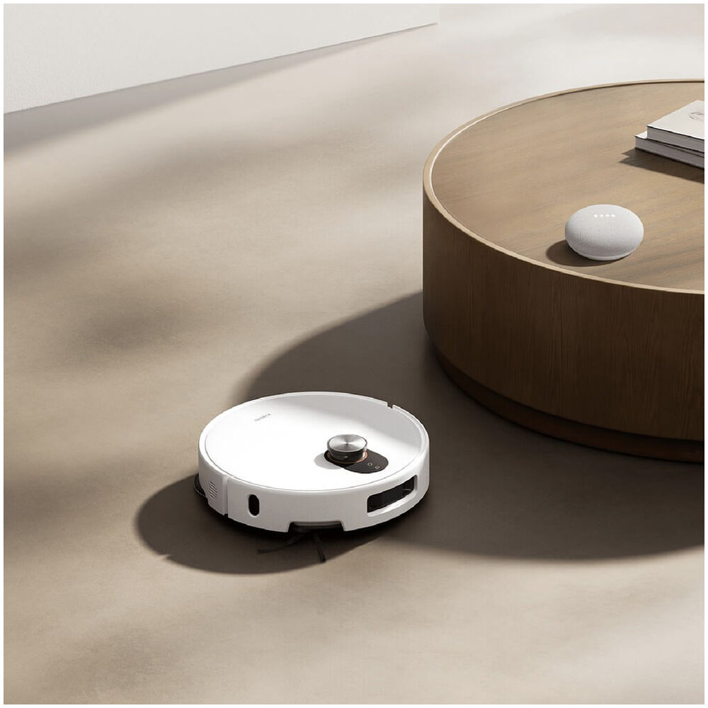 Xiaomi Robot Vacuum 5 на зарядке