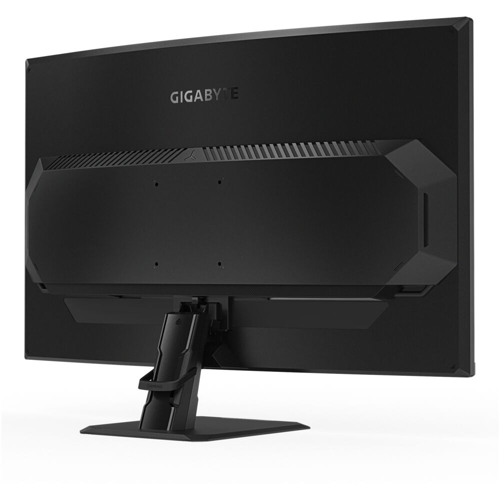 Gigabyte GS32QCA — динамичная игровая сцена