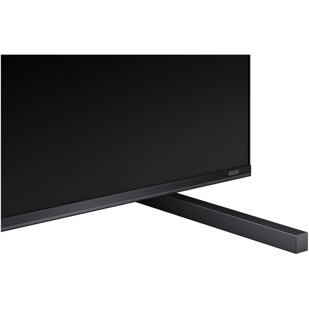 Hisense 100UR8S — тёмная сцена