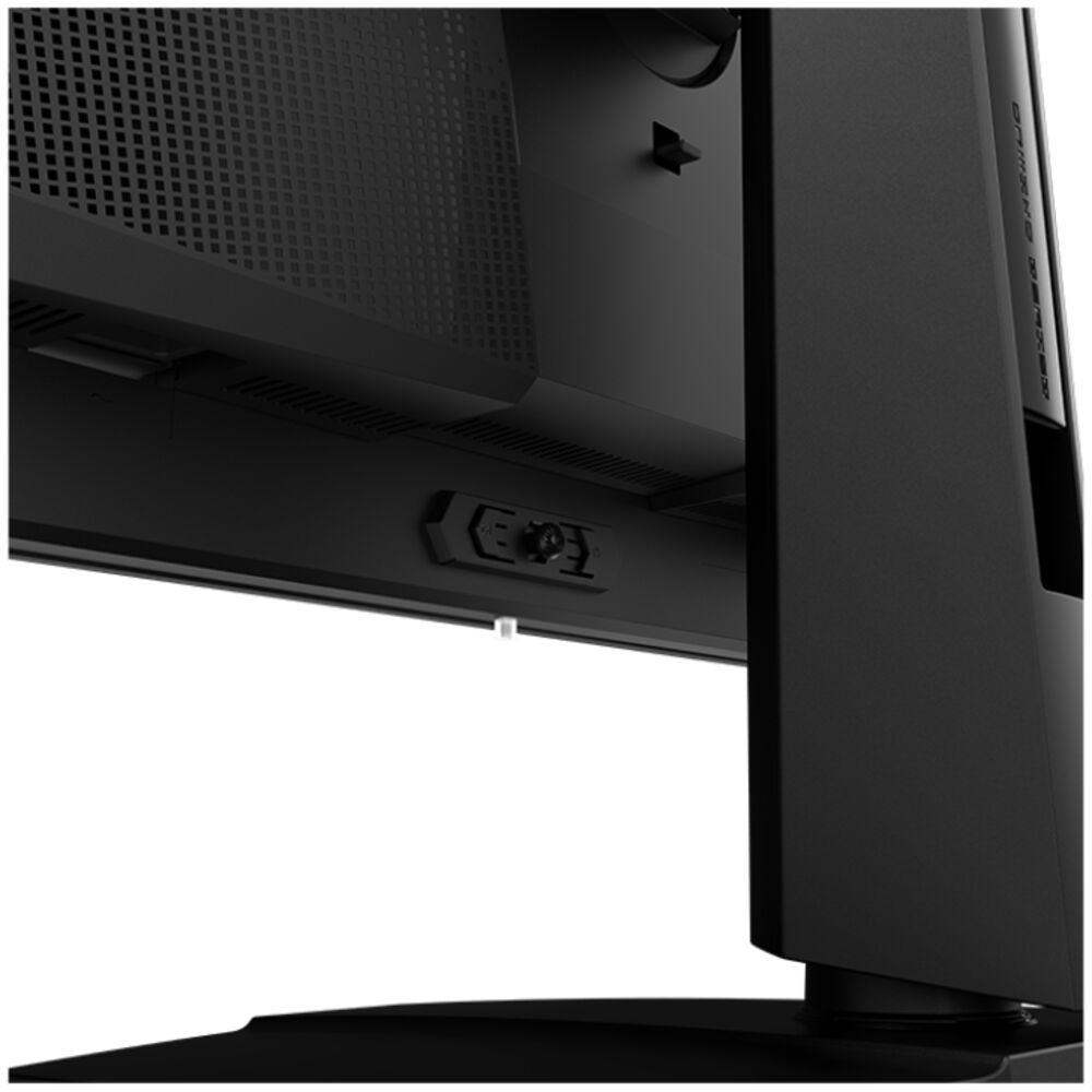 MSI MAG 321UP QD-OLED в рабочей обстановке